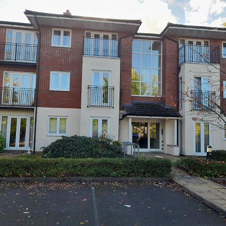 Penthouse Apartment Free Wi-Fi & Parking Occasional Bed Available Solihull Exterior photo
