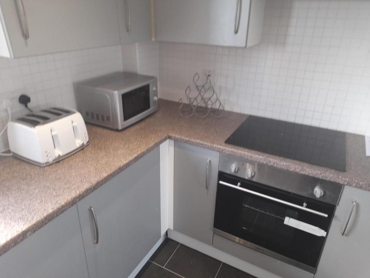 Penthouse Apartment Free Wi-Fi & Parking Occasional Bed Available Solihull Exterior photo