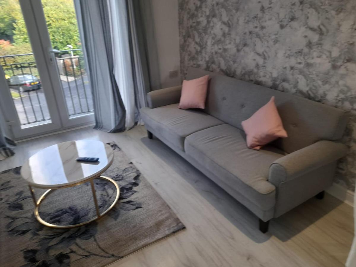 Penthouse Apartment Free Wi-Fi & Parking Occasional Bed Available Solihull Exterior photo